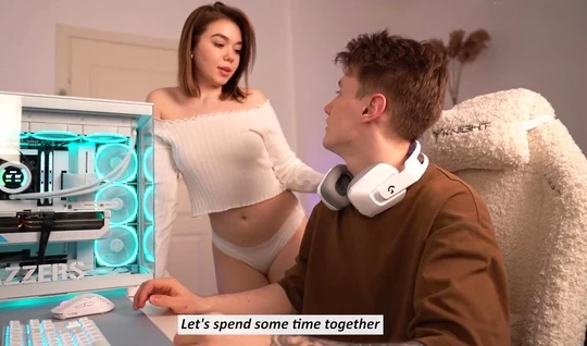 Russian bitch paid in kind for computer repair