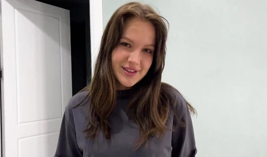 Treated his Russian neighbor with tea and then with his sweet dick