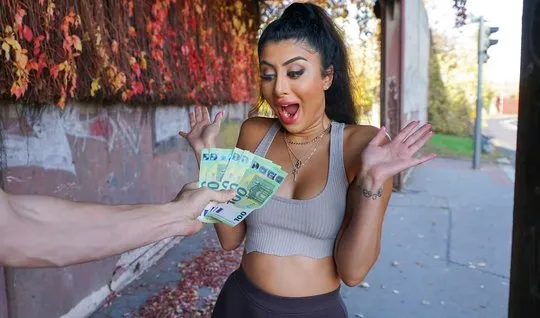 Pikaper picked up the girl and roughly fucked on the street in front of the POV camera