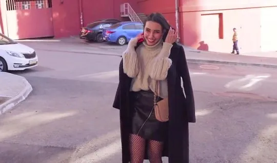 Russian girl during pickup did not refuse sex in public