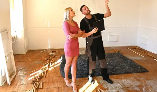 The blonde opened her mouth and spread her legs for sex with a guy on a video camera