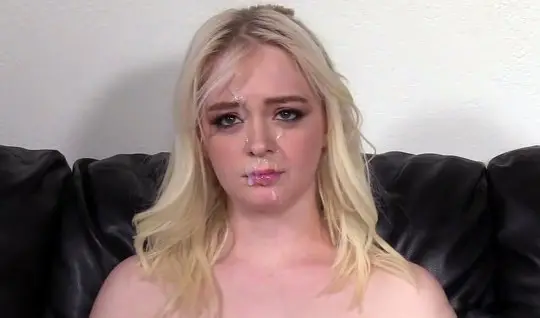 The blonde came to the casting and spreads her legs for sexual pleasures