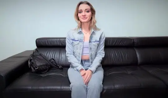 Russian girl showed how she sucks and fucks at the casting