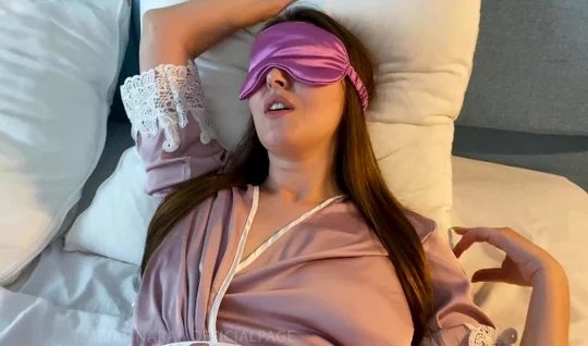 While the mother was sleeping, the stepson decided to stick a dick in her pussy