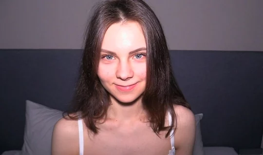 Young chick sucks with appetite while guy films