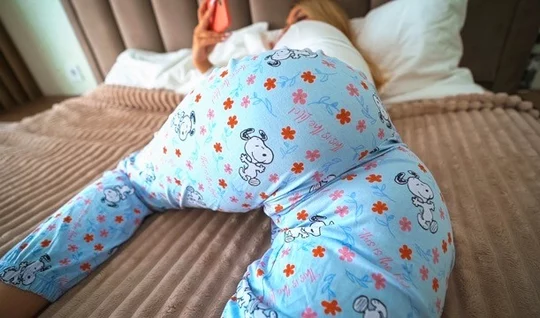 Brother saw his stepsisters big ass and wanted sex